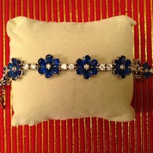 Blue cubic zirconia flower bracelet